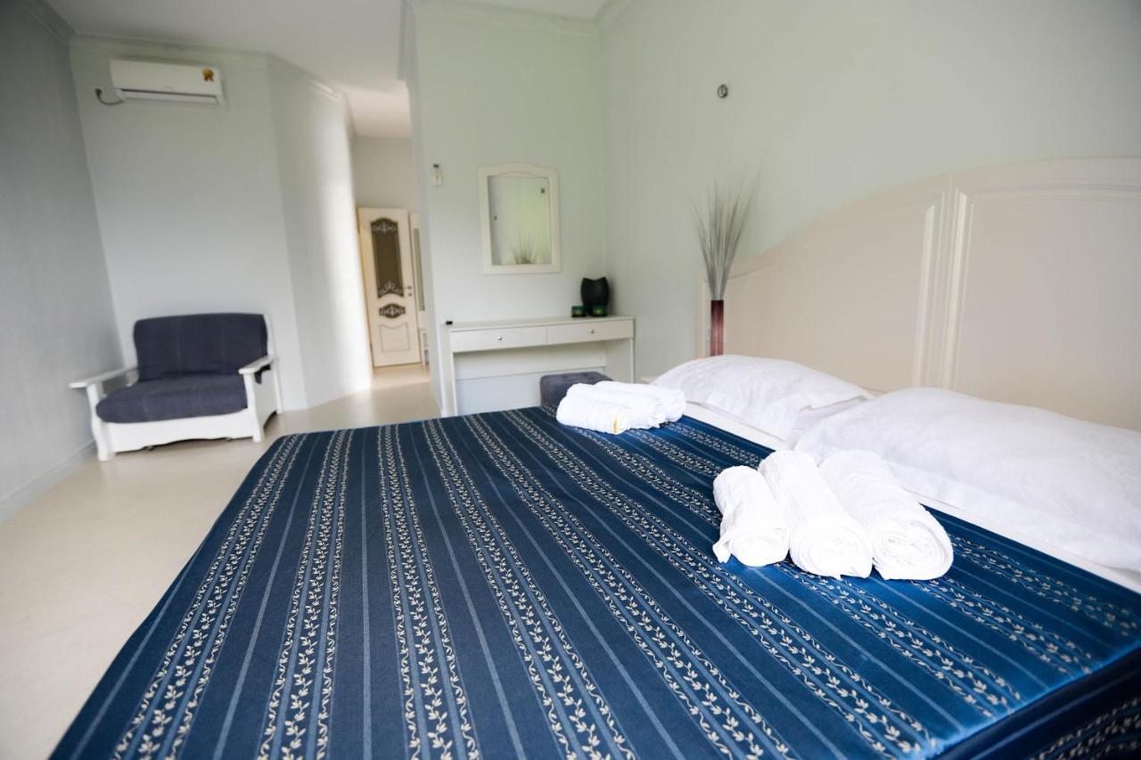 Hometel 4 Friends Gagry Eksteriør bilde